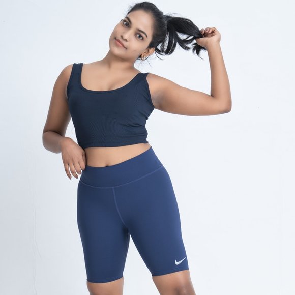 NWT Nike Sportswear Essential Women's High Waist Bike Short Navy UK 4 - UK 12 - Picture 2 of 5